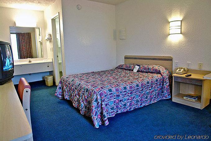 Motel 6 Huntsville - Мадисън Екстериор снимка