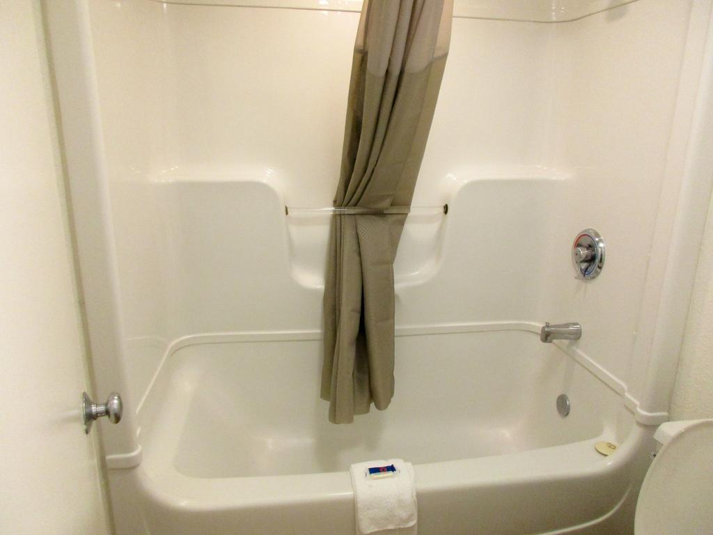 Motel 6 Huntsville - Мадисън Екстериор снимка